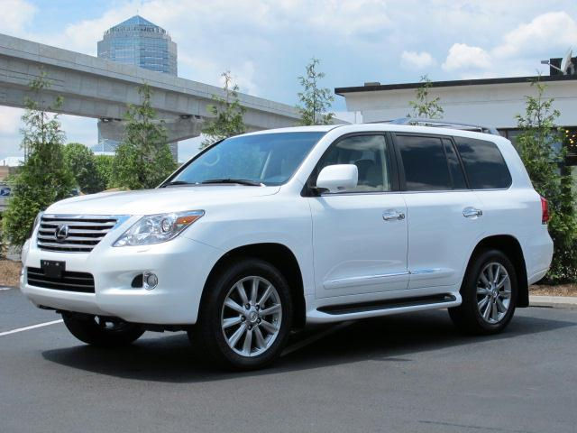 Lexus LX 570 1.jpg