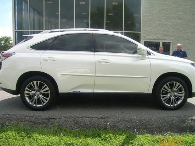 2013 Lexus RX 450h Base side.jpg